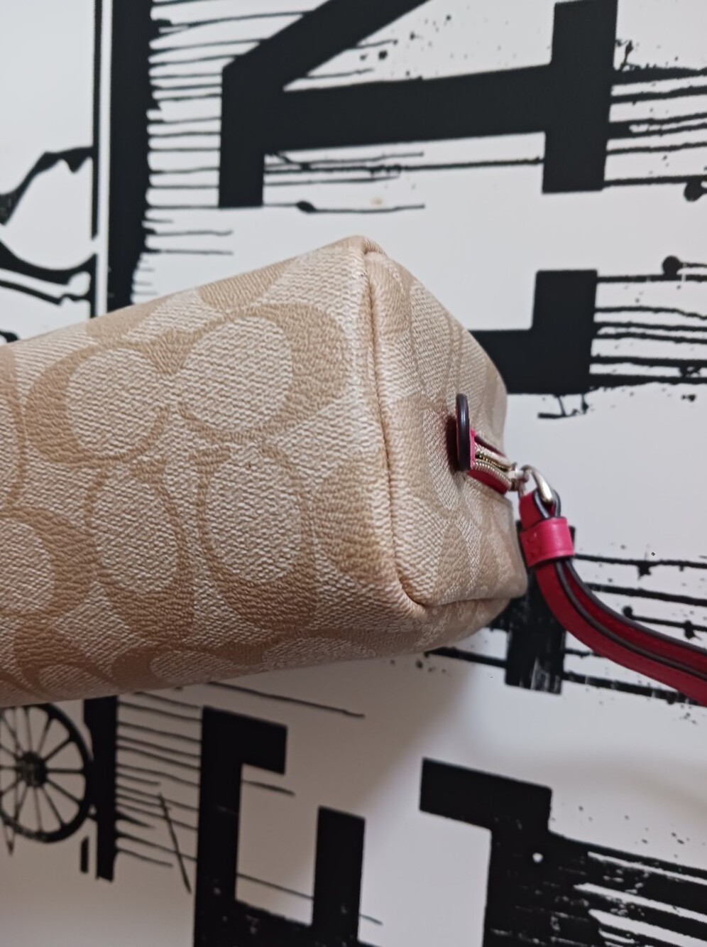 Coach Boxy Beige Signature Carriage Wristlet with Pink Strap and Red Heart - Picture 8 of 12